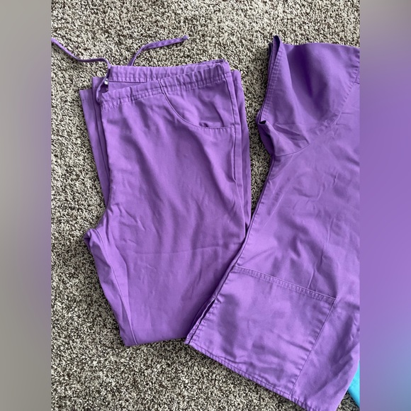 Dickies scrub set. 2 sets size small - Picture 5 of 9